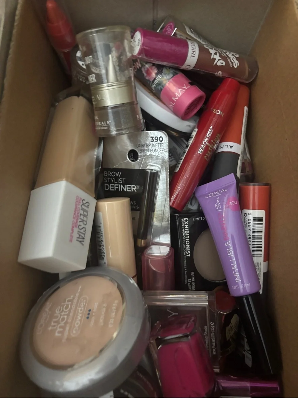Mystery Makeup Bundle 100 Items